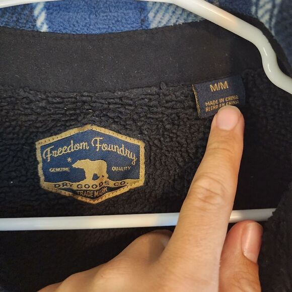 Men's Freedom Foundry button-down flannel sweater, size Medium - Picture 2 of 3